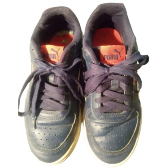 Boy's Puma Sneaker        Size 5.5C - Picture 3 of 6